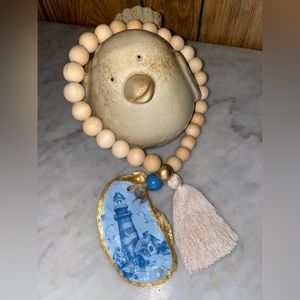 OYSTER 🦪 SHELL BEAD GARLAND .